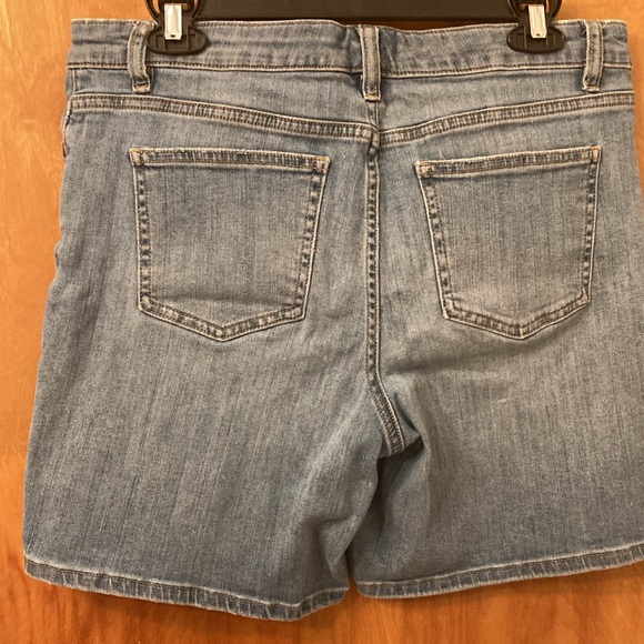 5 pocket Chaps Jean Shorts - Picture 5 of 8